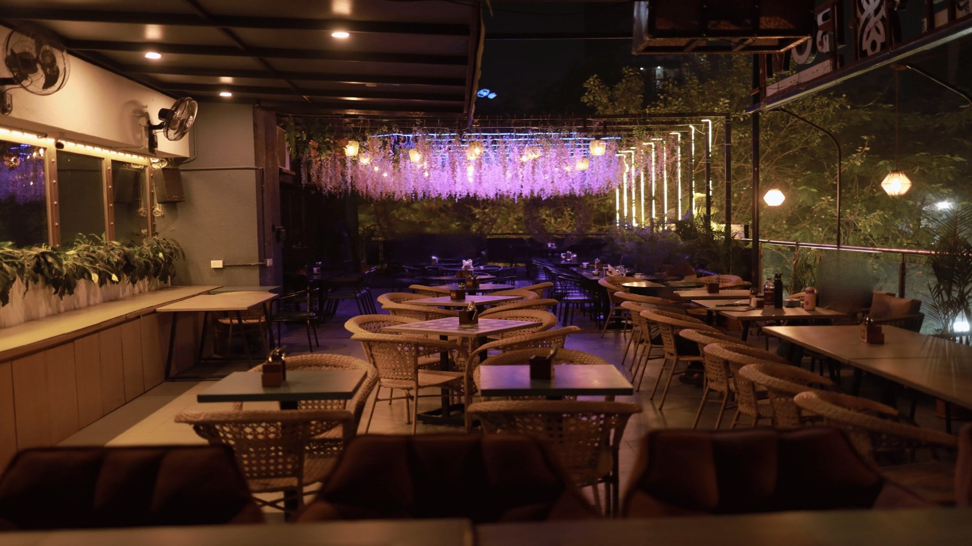 OleOle – The Luxurious Club ambience in Baner, Pune